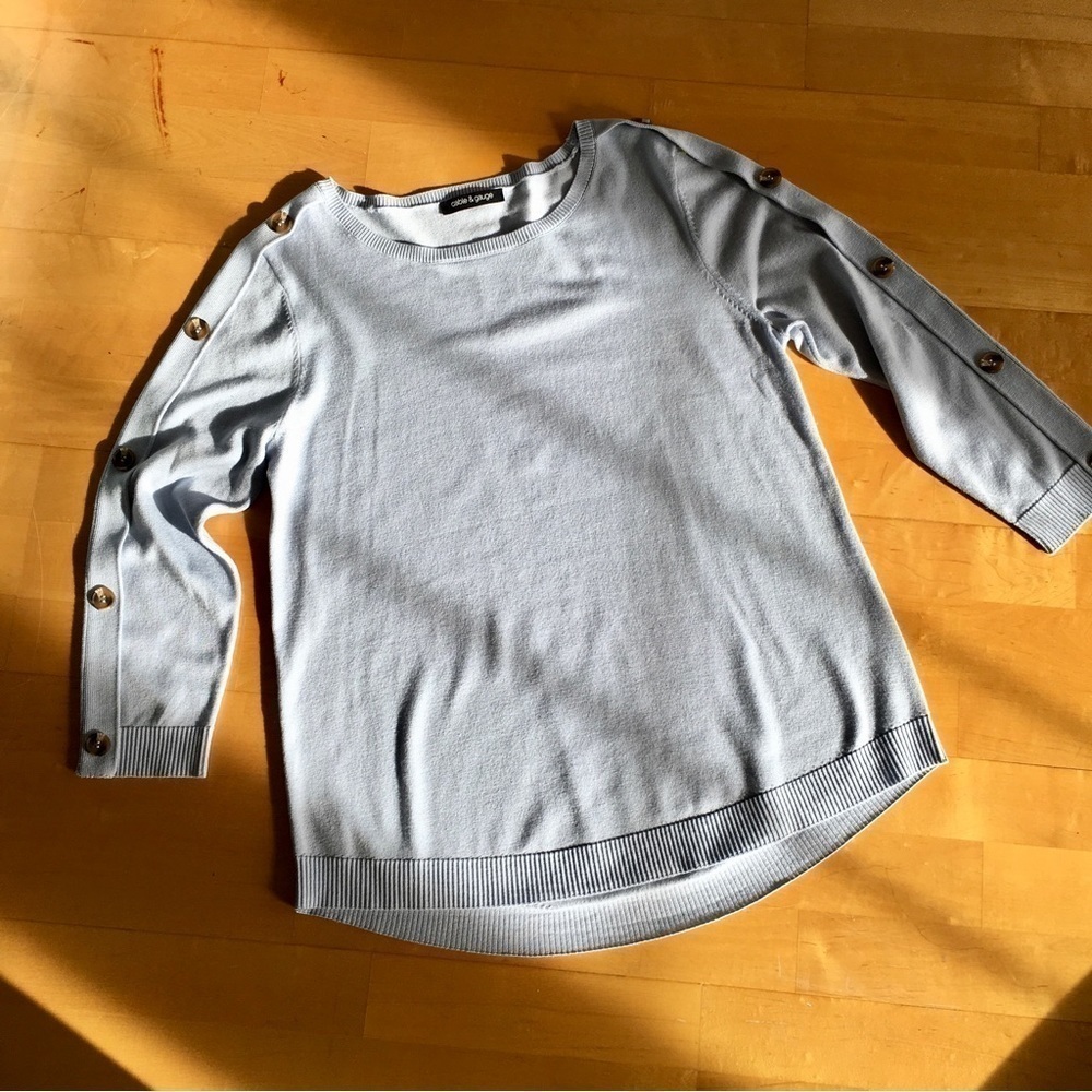 Cable & Gauge Light Blue Sweater Button Detail Size Small - Picture 15 of 17